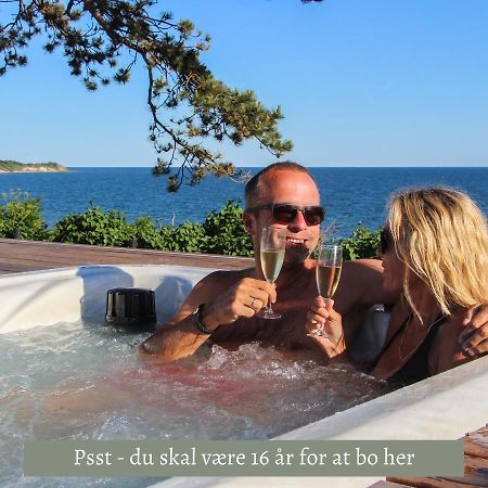Fredensborg Badehotel Рённе Экстерьер фото