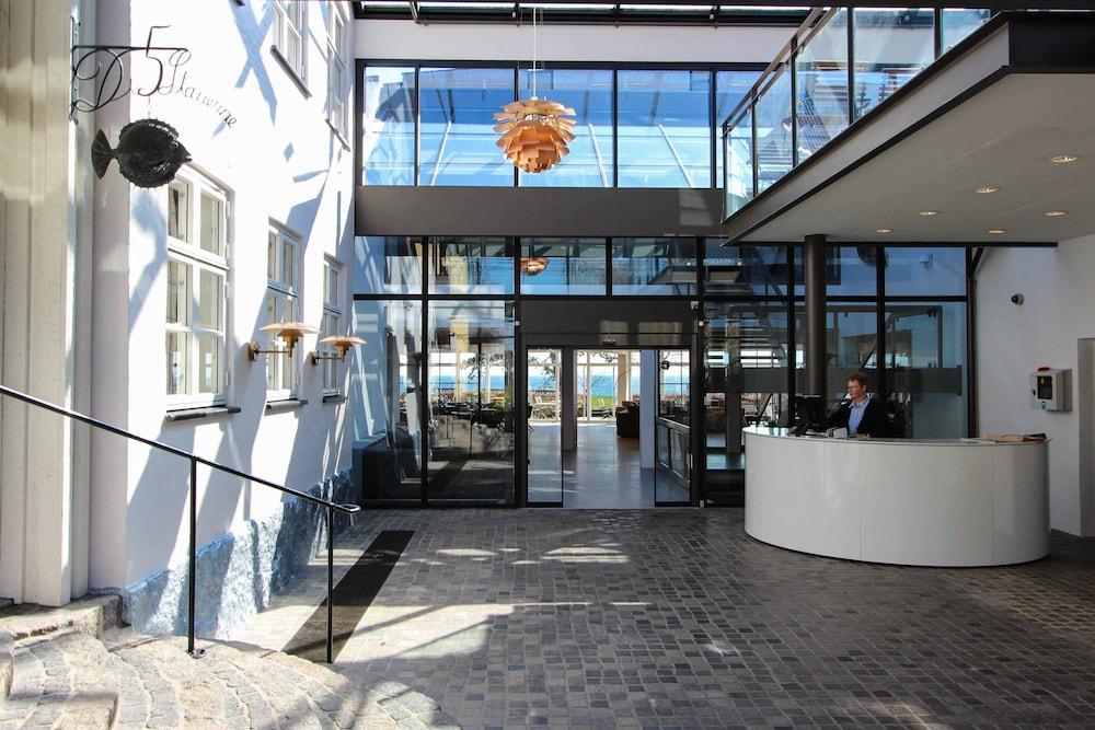 Fredensborg Badehotel Рённе Экстерьер фото